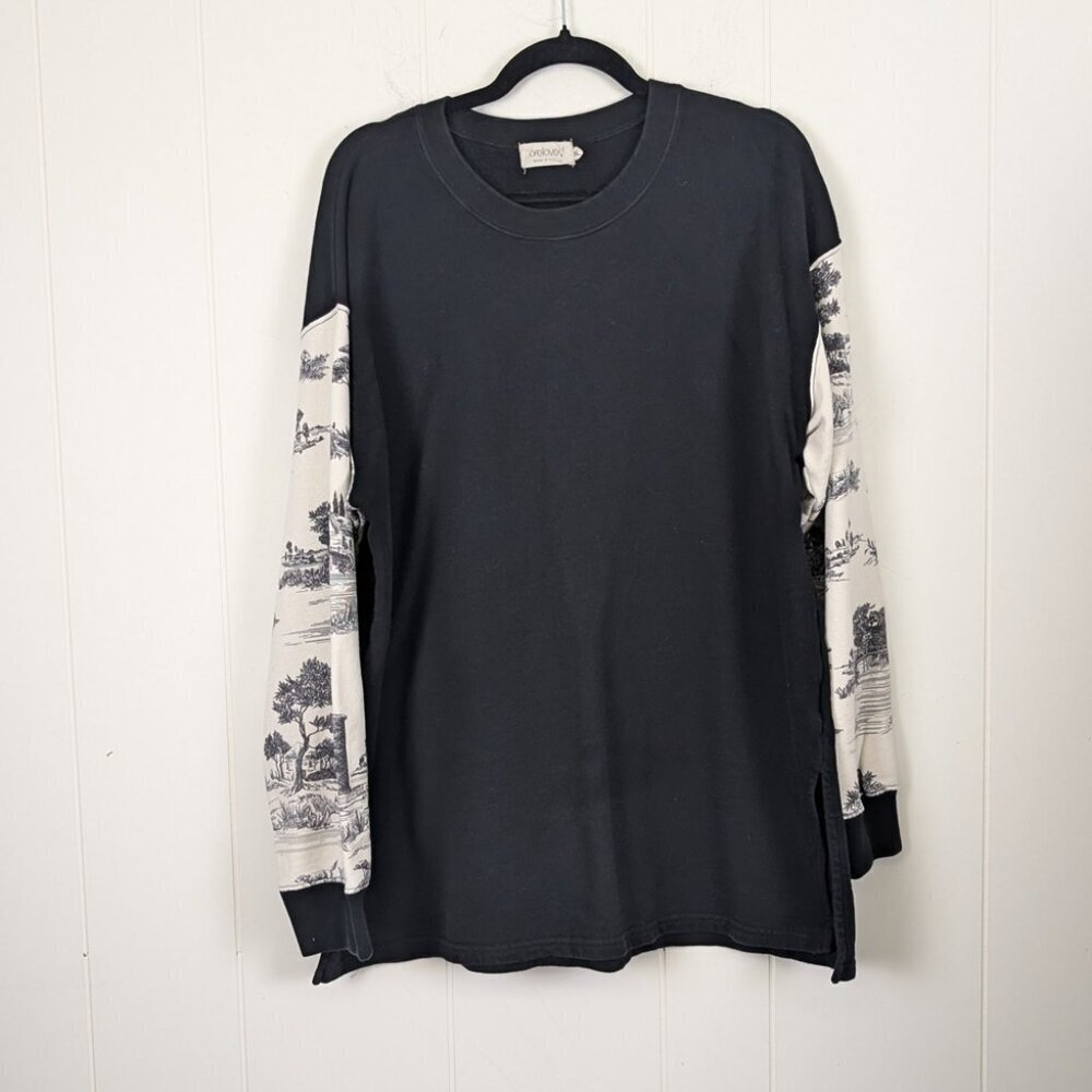 Toile sleeve black upcycled  Long Sleeve Crew Neck Sweatshirt